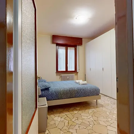 Apartment Massarenti Mailand